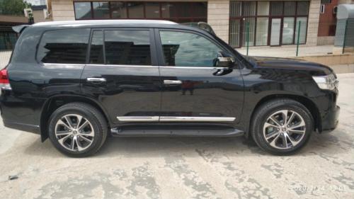 land-cruiser-black (1)